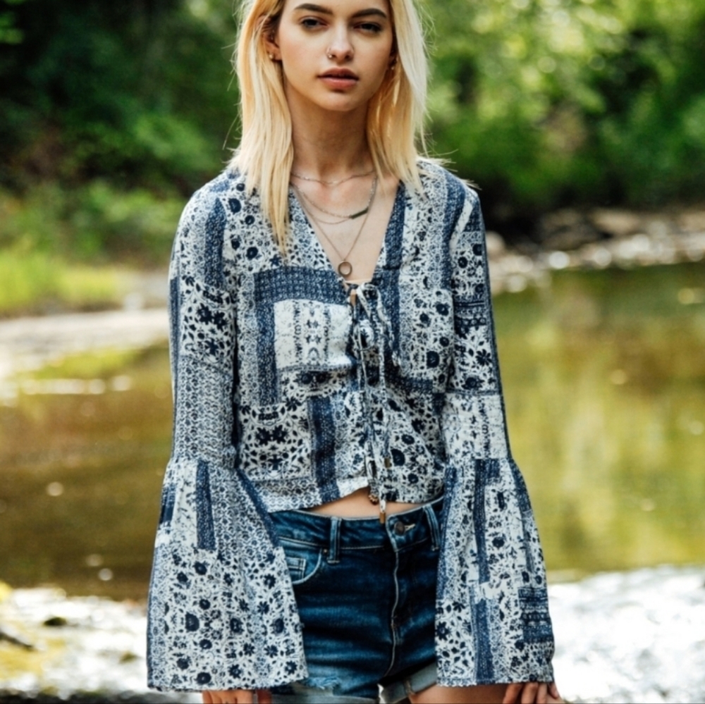 Take 50% off! Threadzwear long sleeves blouse - Picture 3 of 6